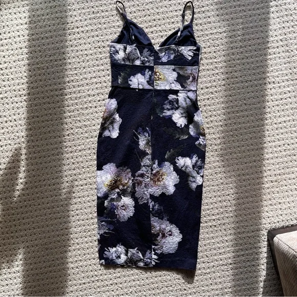 Floral Dynamite dress - stretch / stretchy - size XS - Picture 8 of 12